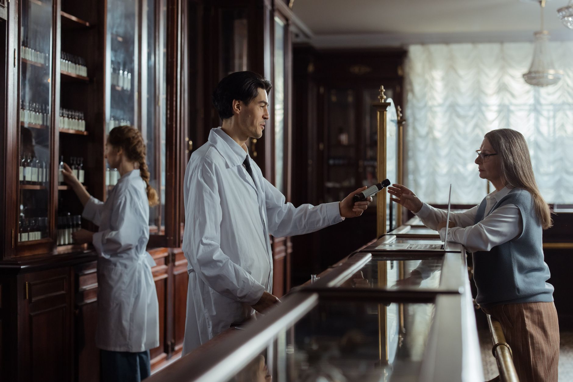 Pharmacie de garde équipe à Courbevoie